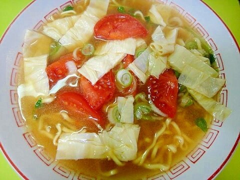 トマトと湯葉の味噌ラーメン